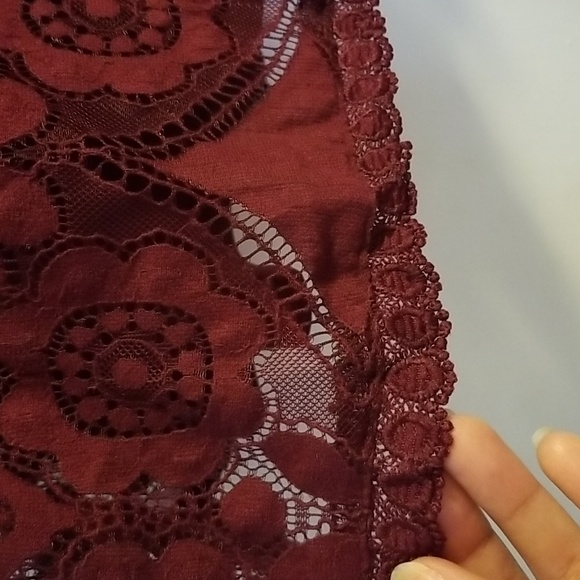 Doe & Rae Lace Top - Picture 7 of 9